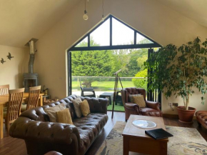 Gwills Lodge countryside apartment with hot tub